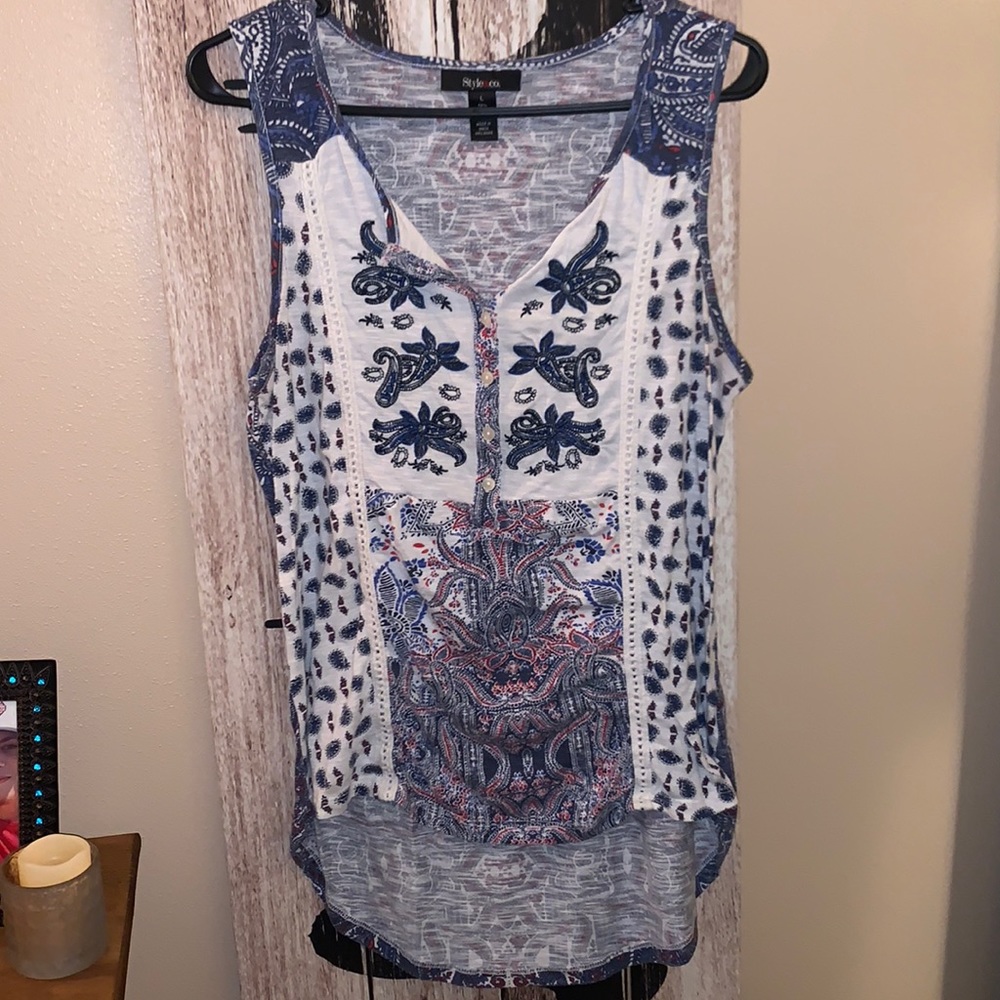Sz LG Women’s V Neck Button Down Tank